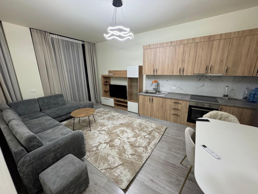 🏡 Affitto Appartamento 1+1 con Parcheggio 📍 Via 4 Martiri 📐 Superficie: 69 m² 🏢 Palazzo nuovo ⬆️ Piano: 2 🚗 Parcheggio incluso 💰 Prezzo: 700💶/mese