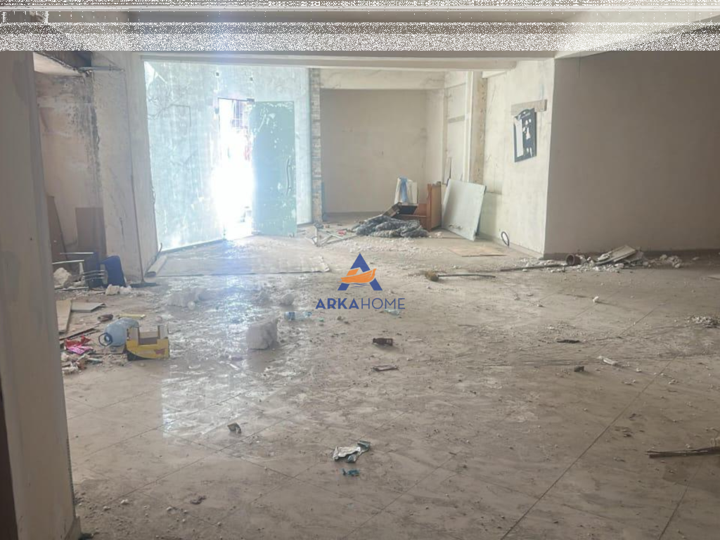 COMMERCIAL UNIT FOR SALE 262M2 "FRESK, NEAR GEGA OIL FUEL STATION" 262,000 EURO