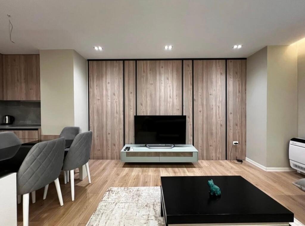 Appartamento 1+1 al Viale Zogu I