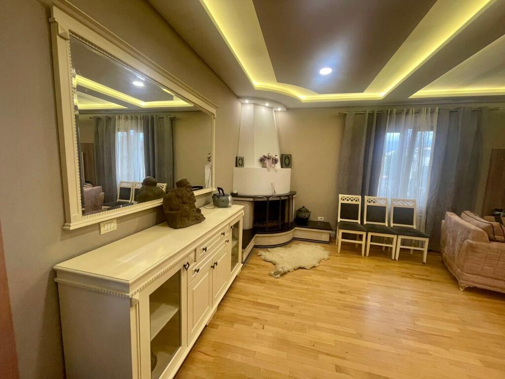 📣 QERA VILE 2-Kateshe 📍 Prane Bulevardit Te Ri ✨