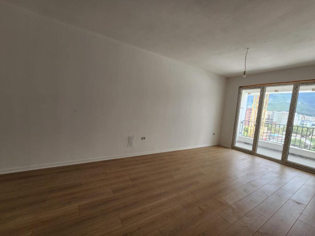 1+1 for sale at 5maji