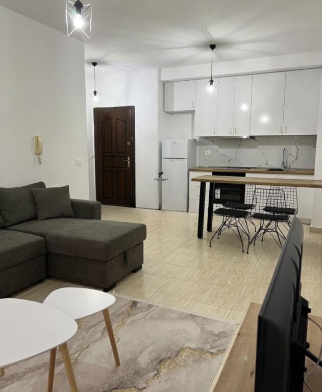 APARTAMENT ME QERA 2+1 KODRA E DIELLIT 55.000 LEKE