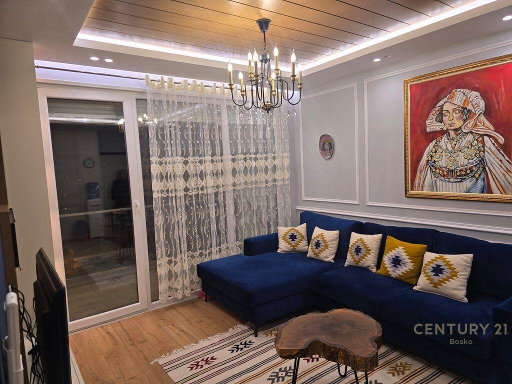 JAPIM ME QIRA APARTAMENT MODERN 2+1+2+ POST PARKIMI TE KOMPLEKSI FIORI DI BOSKO
