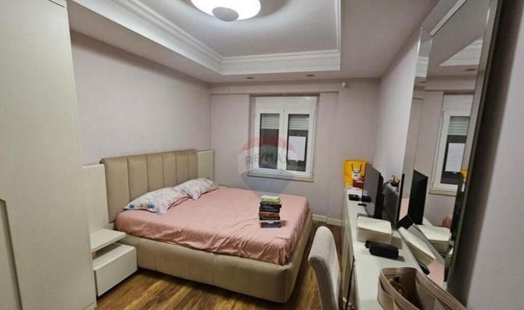 Apartment - For Sale - 9 Floors, Tirana(ID: 530571009-44)