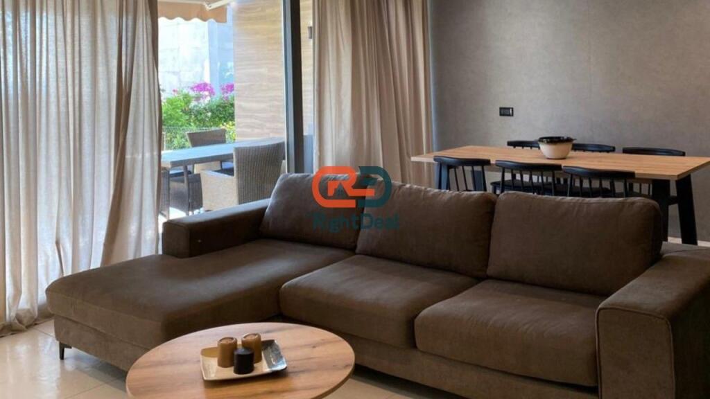 Alla Residenza Olea, Vendesi Villa di Lusso Arredata e con Vista sul Mare!