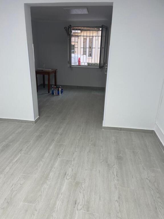 🏠 Jepet me qera  Ambient Zyre