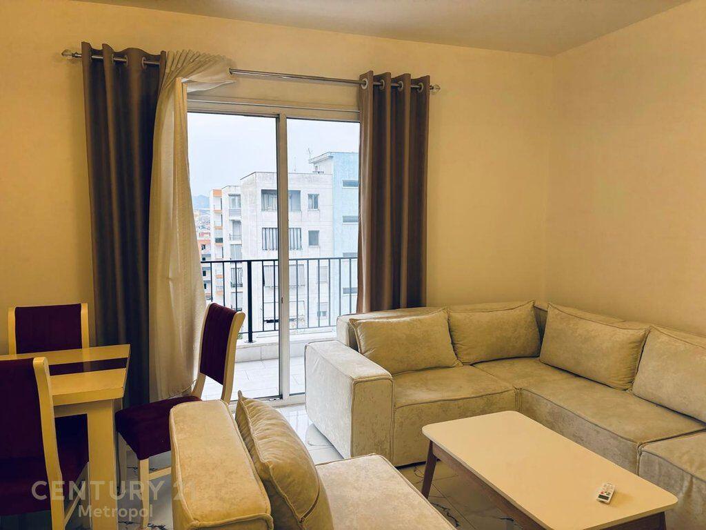 Apartament 2+1 tek Bulevardi Nene Tereza, Kamez
