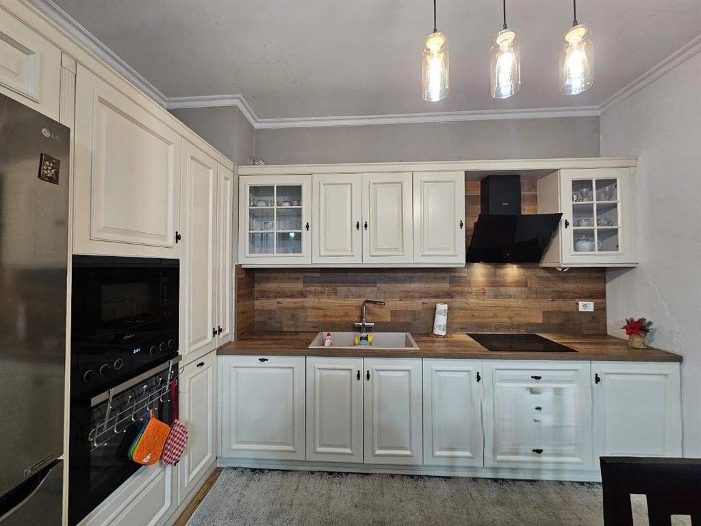 JEPET ME QIRA APARTAMENT 1+1 NE YZBERISH! 500 € /Muaj
