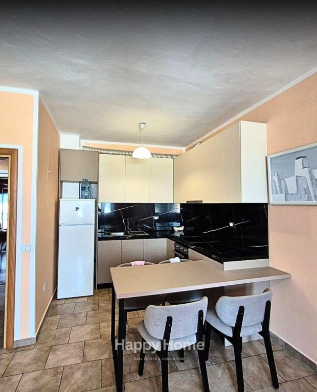 💣OPPORTUNITÀ FANTASTICA DI INVESTIMENTO AiR BNB o RESIDENZA.💣  ❤️ 2 Appartamenti adiacenti l'uno all'altro.  Vendita di 2 appartamenti 1+1 separati o entrambi insieme, in una zona molto richiesta di Orikum, Vlorë, ideale sia per residenza che per investimento.   