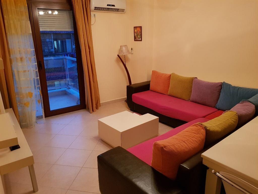 Affittasi appartamento 2+1+2 in Via Barrikadave