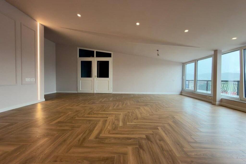 Dupleks - Për Shitje - Shallvaret, TiranëI(D: 530181010-3285)