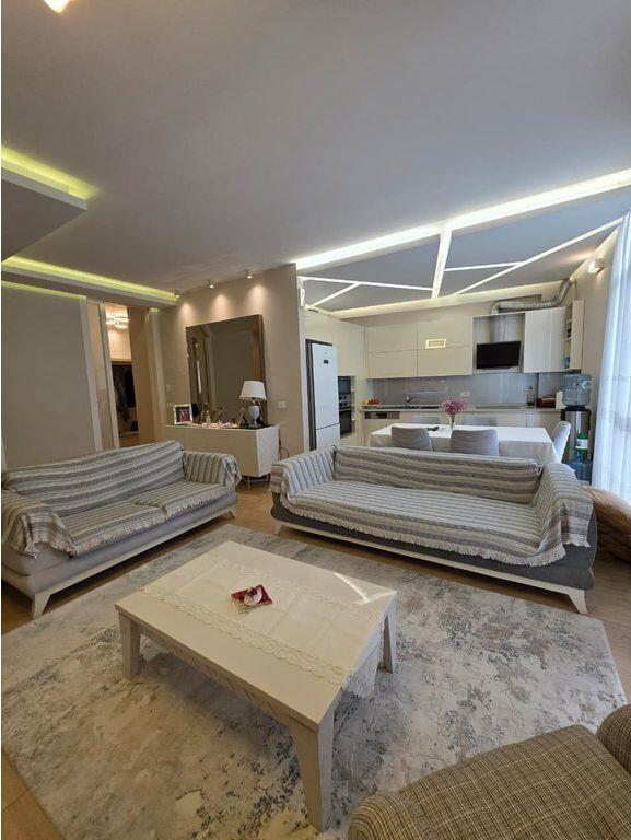 Shitet, Apartament 2+1+2, Kompleksi "Kika 2", Komuna Parisit, Tiranë.