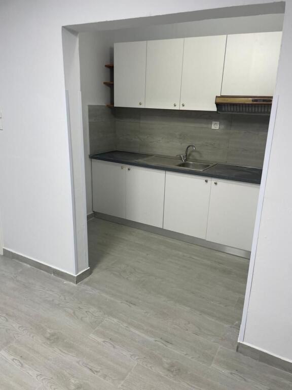 🏠 Jepet me qera  Ambient Zyre