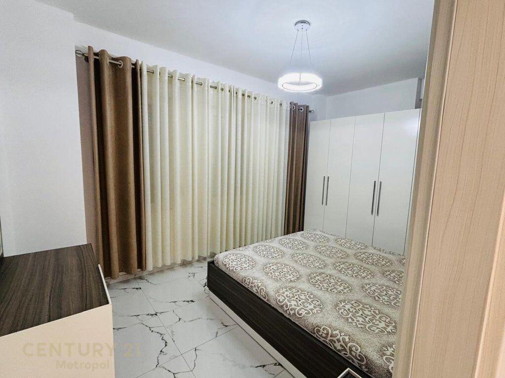Apartament 2+1 tek Bulevardi Nene Tereza, Kamez