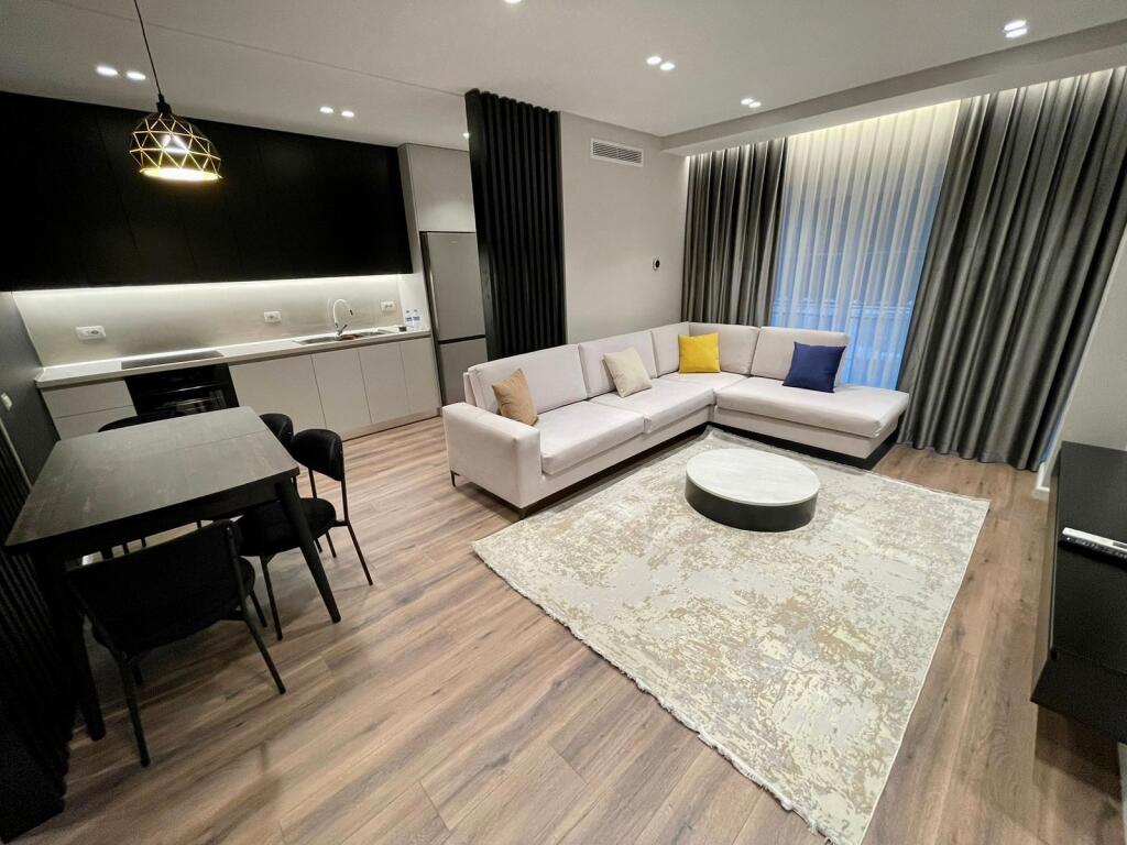 📣 QERA SUPER Apartament 2+1 📍 Ish Fusha e Aviacionit ✨