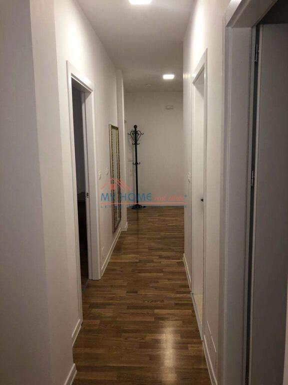Apartament 3+1+2 me qira ne Bllok Tirane