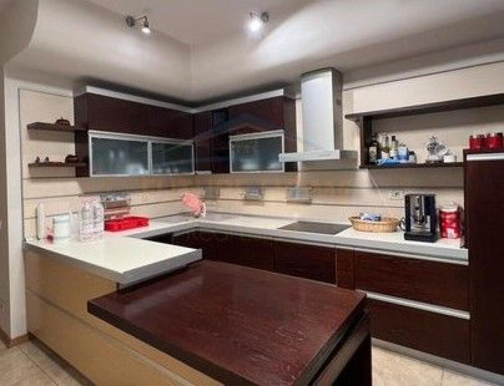 Rent, Apartment 3+1+2, Near Downtown, Tirana