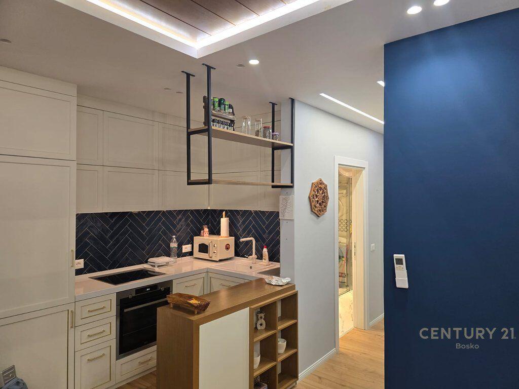 JAPIM ME QIRA APARTAMENT MODERN 2+1+2+ POST PARKIMI TE KOMPLEKSI FIORI DI BOSKO