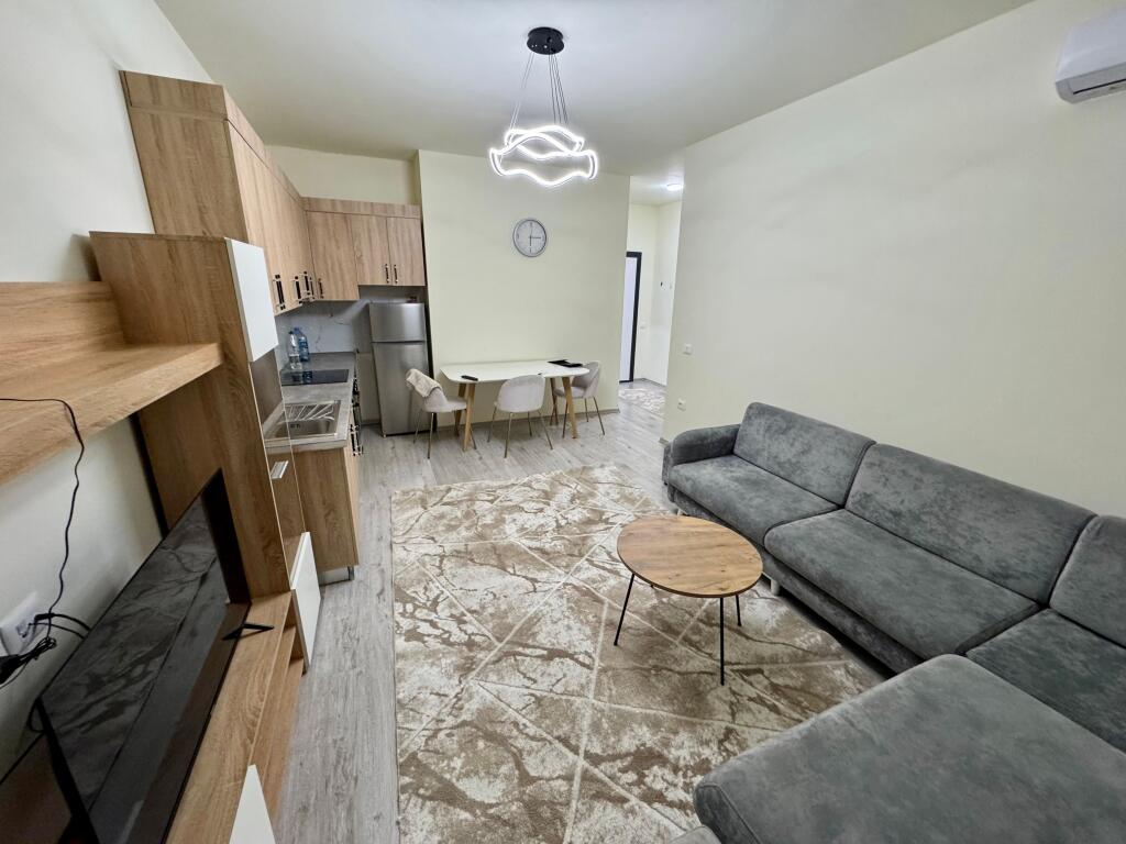 📣 QERA Apartament 1+1 Me Parking 📍 Prane Slevise 🛣️ Rruga "4-Deshmoret" ✨