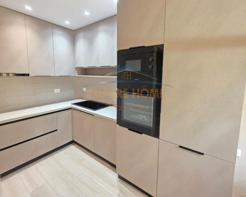 For sale, 2+1+2 apartment with veranda, near the Old Exhibition, Tirana..