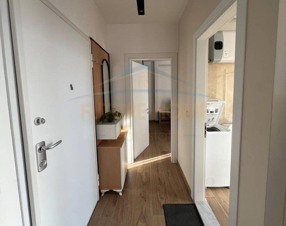 Qera, Apartament 1+1+POST PARKIMI, Rruga e Barrikadave, Tiranë.