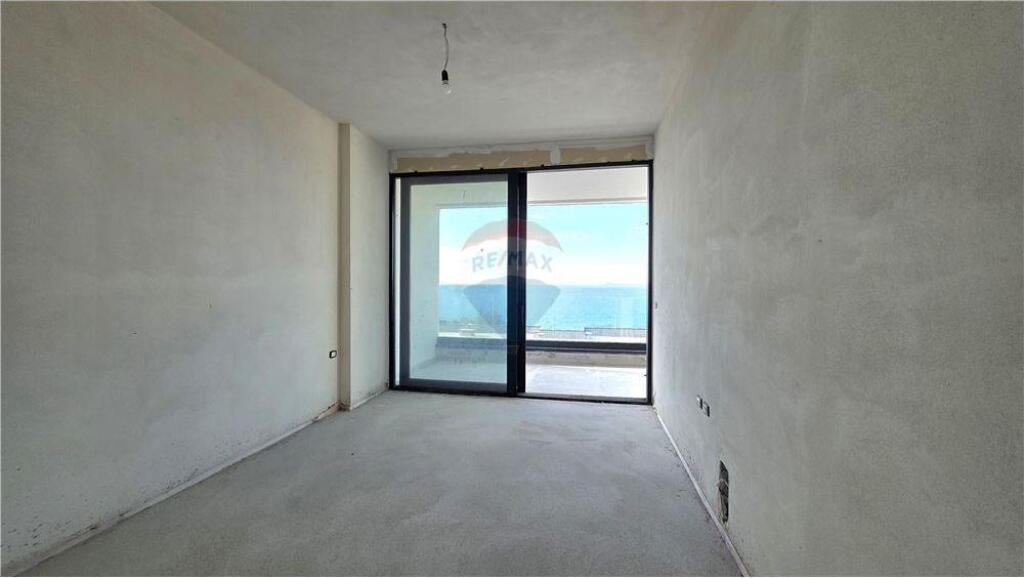 Apartament 1+1 me pamje nga deti prane Marina Bay 3500€/m2 (i negociueshem)