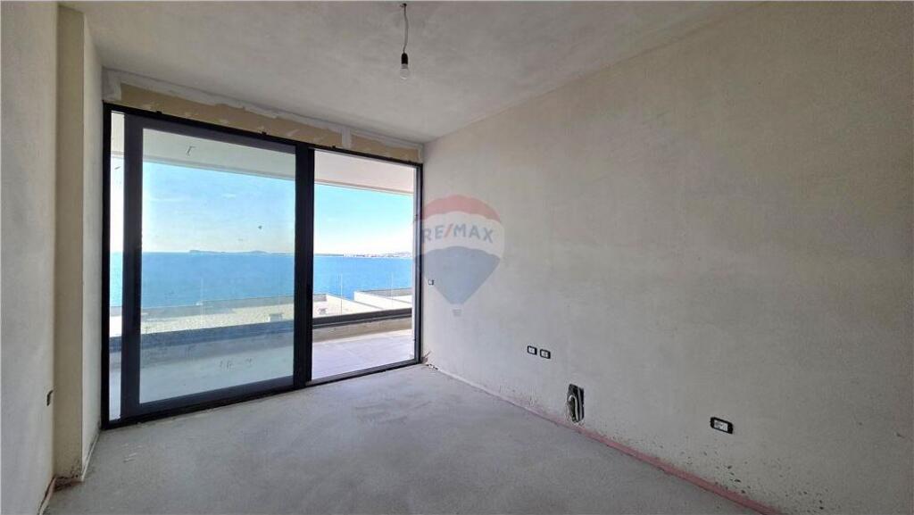 Apartament 1+1 me pamje nga deti prane Marina Bay 3500€/m2 (i negociueshem)