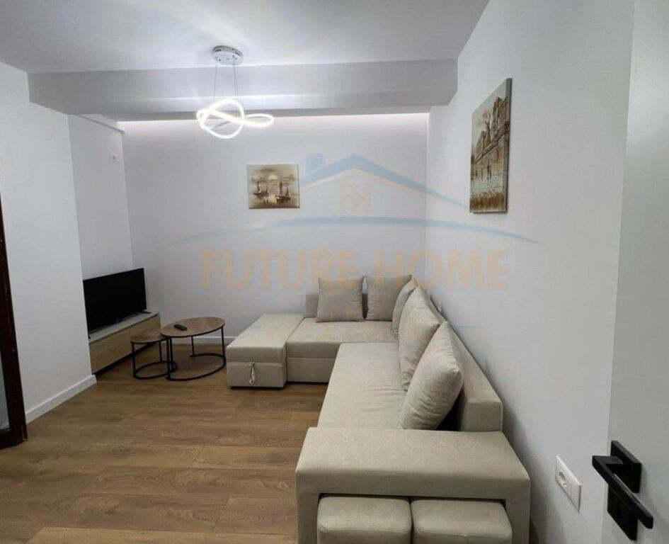 In vendita, Appartamento 1+1, Komuna e Parisit, Tirana.