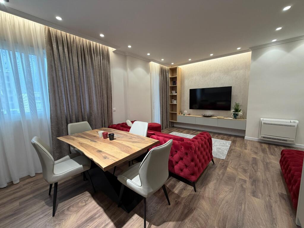 Affittasi appartamento 1+1 con posto auto vicino al mercato nuovo Piano 7 Palazzo 2024 Appena investito Mai abitato prima Prezzo 1000 euro