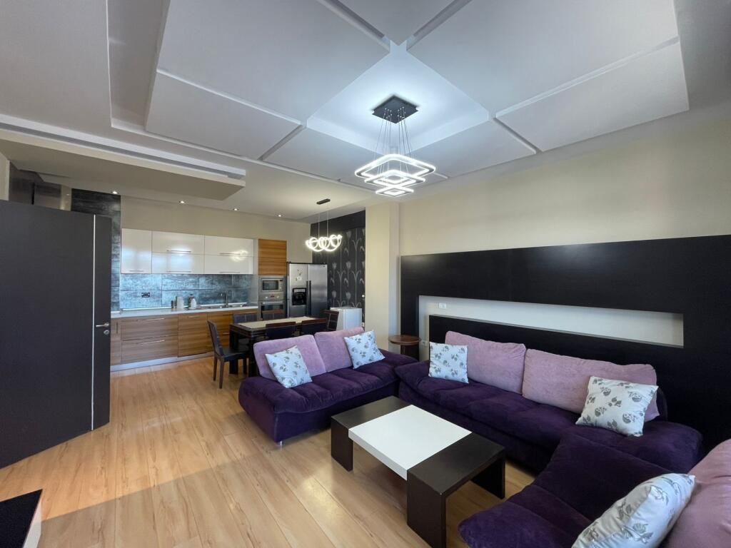Apartament 2+1+ garderobe per shitje ne Astir