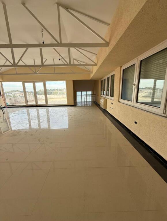 Edificio commerciale in vendita a Sauk, per hotel, cliniche ecc.