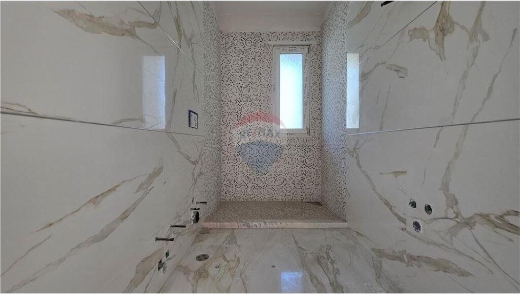 Duplex in vendita vicino alla Chiesa Ortodossa, Vlore