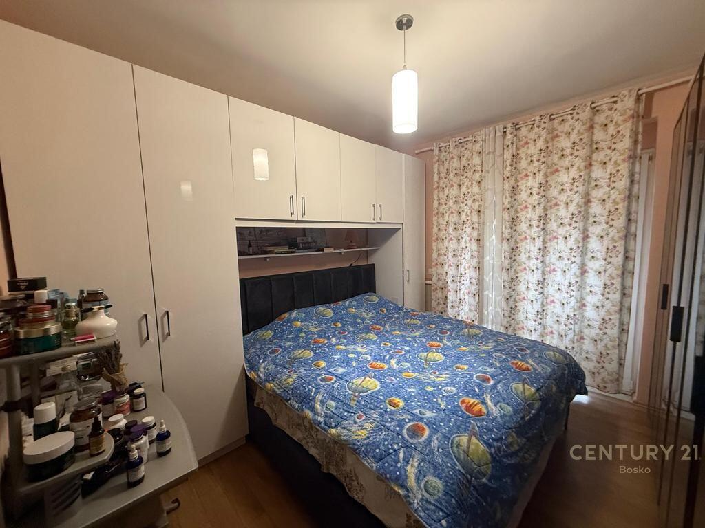 Shitet apartament 2+1 në Astir, pranë Bar Artistit
