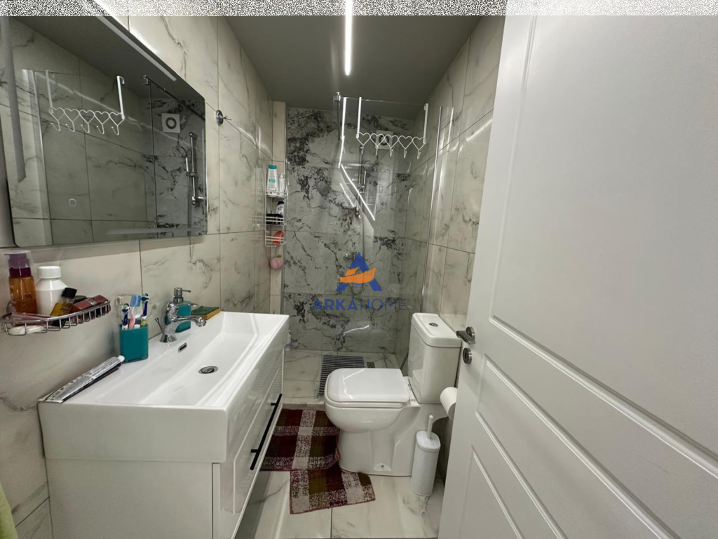 JEPET ME QERA PJESE E NJE SHTEPIE PRIVATE 50M2 "RRUGA DERVISH HEKALI,SHKOLLA E KUQE" 55.000 LEKE