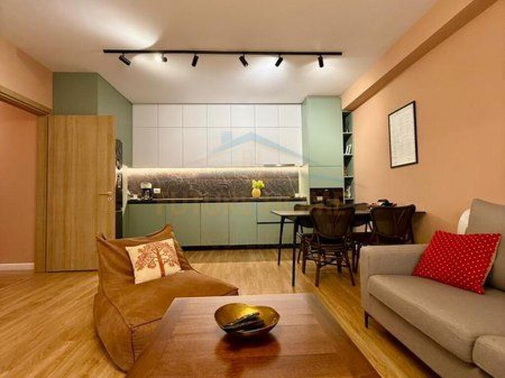 For sale, Apartment 2+1, Barricades Street, Tirana