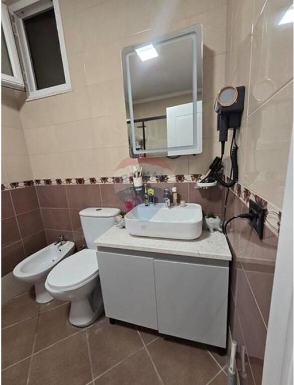 Shitet Apartament 3+1+2 në Astir