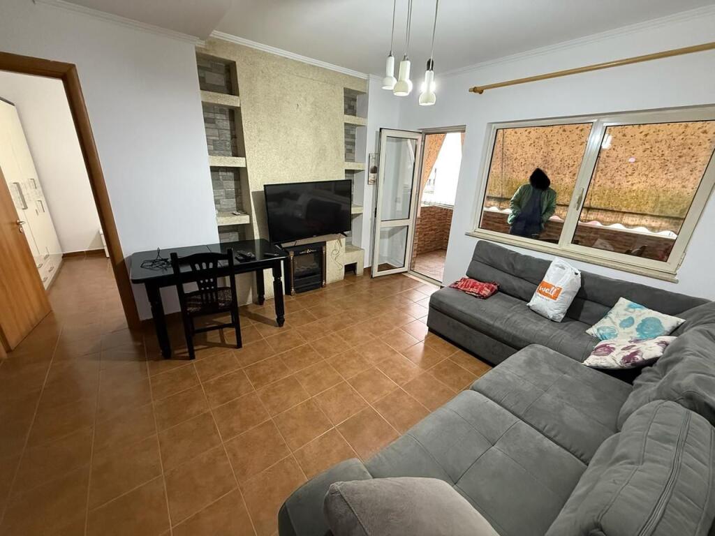 📣 AFFITTO Appartamento 1+1 📍 Vicino al Complesso Grand Gallery, Yzberisht ✨💶 Prezzo 40.000 Leke