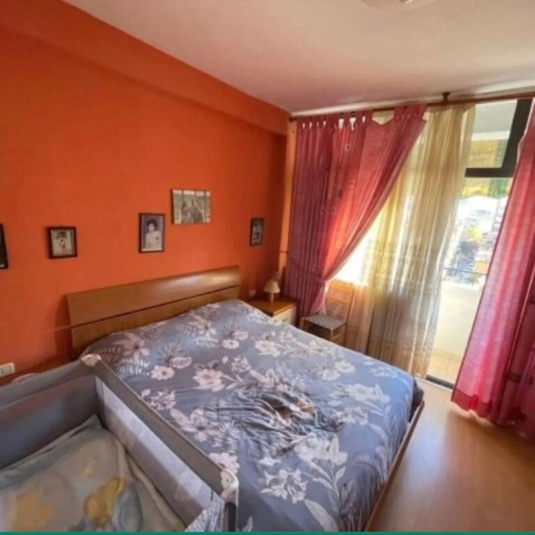 VENDESI APPARTAMENTO 2+1 VICINO A VIA KOSOVAREVE