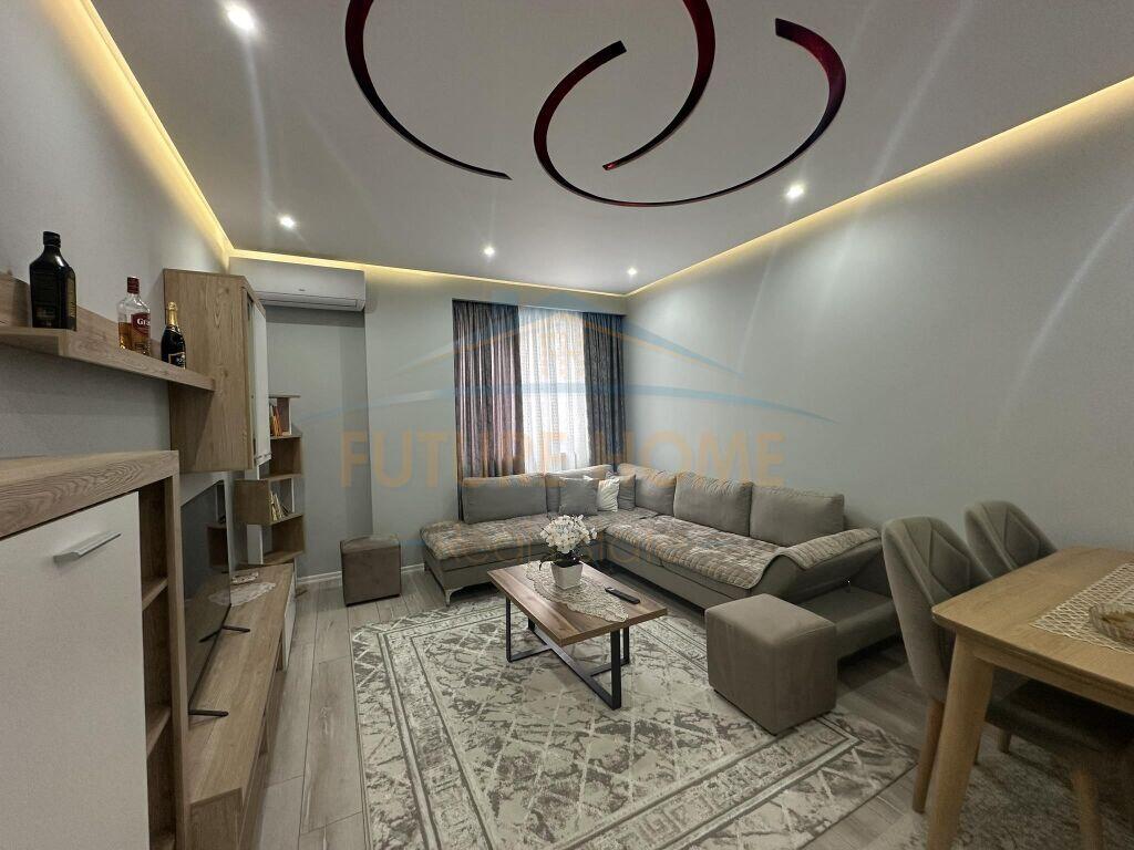 Qera, Apartament 2+1+2, Yzberisht.