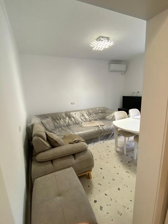 Vendesi in vendita Appartamento 3+1+2 Quartiere 17 a Durazzo