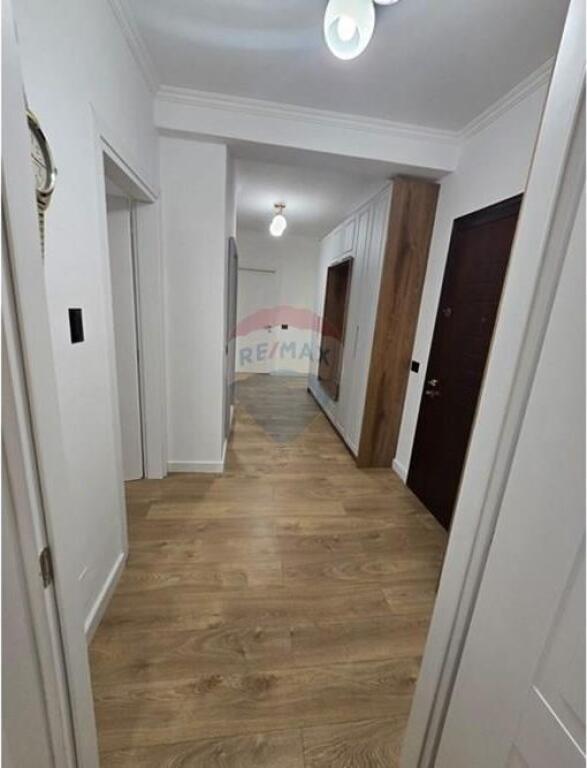 Shitet Apartament 3+1+2 në Astir