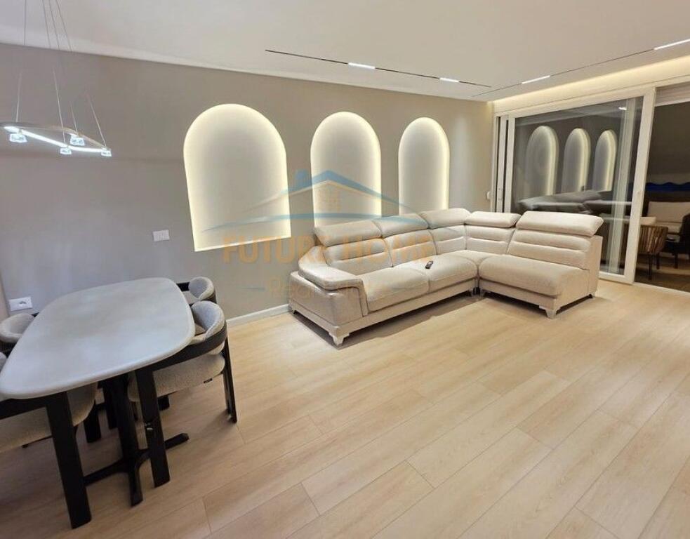 For sale, 2+1+2 apartment with veranda, near the Old Exhibition, Tirana..