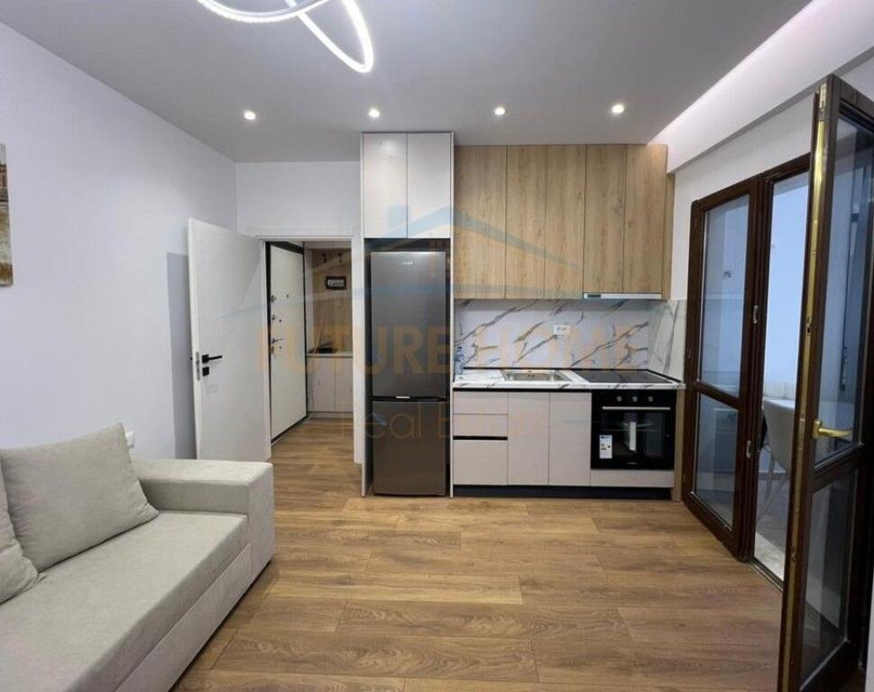 In vendita, Appartamento 1+1, Komuna e Parisit, Tirana.
