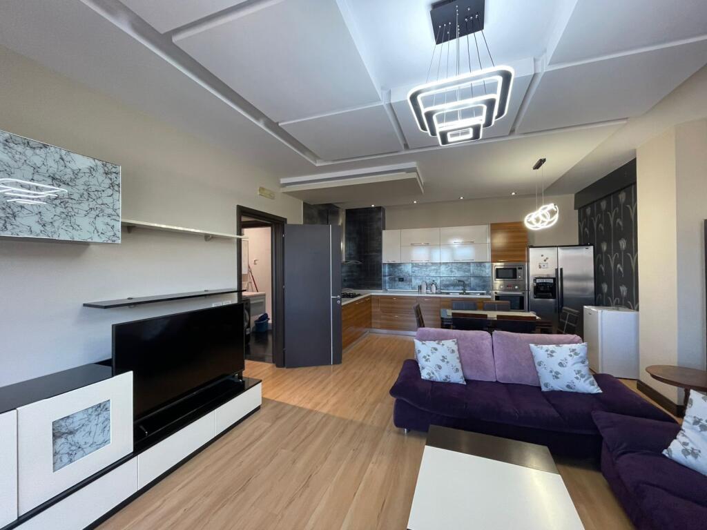 Apartament 2+1+ garderobe per shitje ne Astir