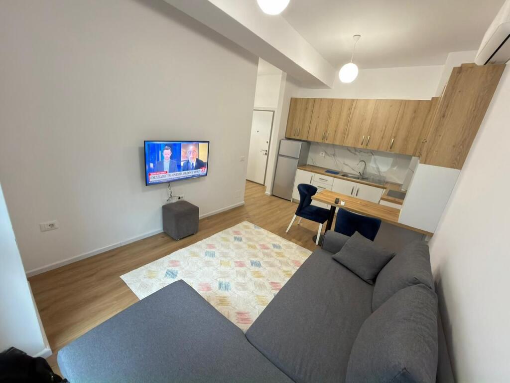 🏡 Jepet me qira apartament 1+1 📍 Ali Demi, Kompleksi Kaimi💶 Çmimi: 40,000 lekë / muaj