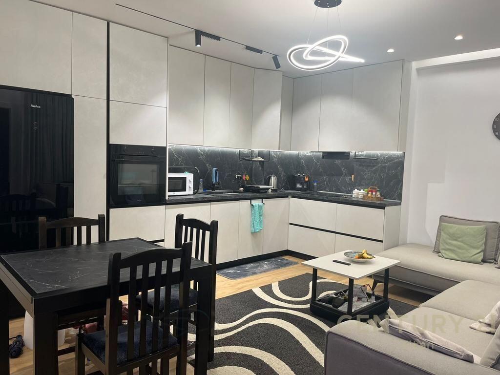 Apartament 2+1 per qira te ish fusha e aviacionit.
