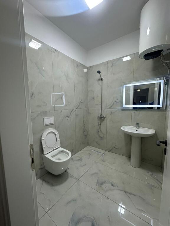 APARTAMENT ME QERA 2+1+2
