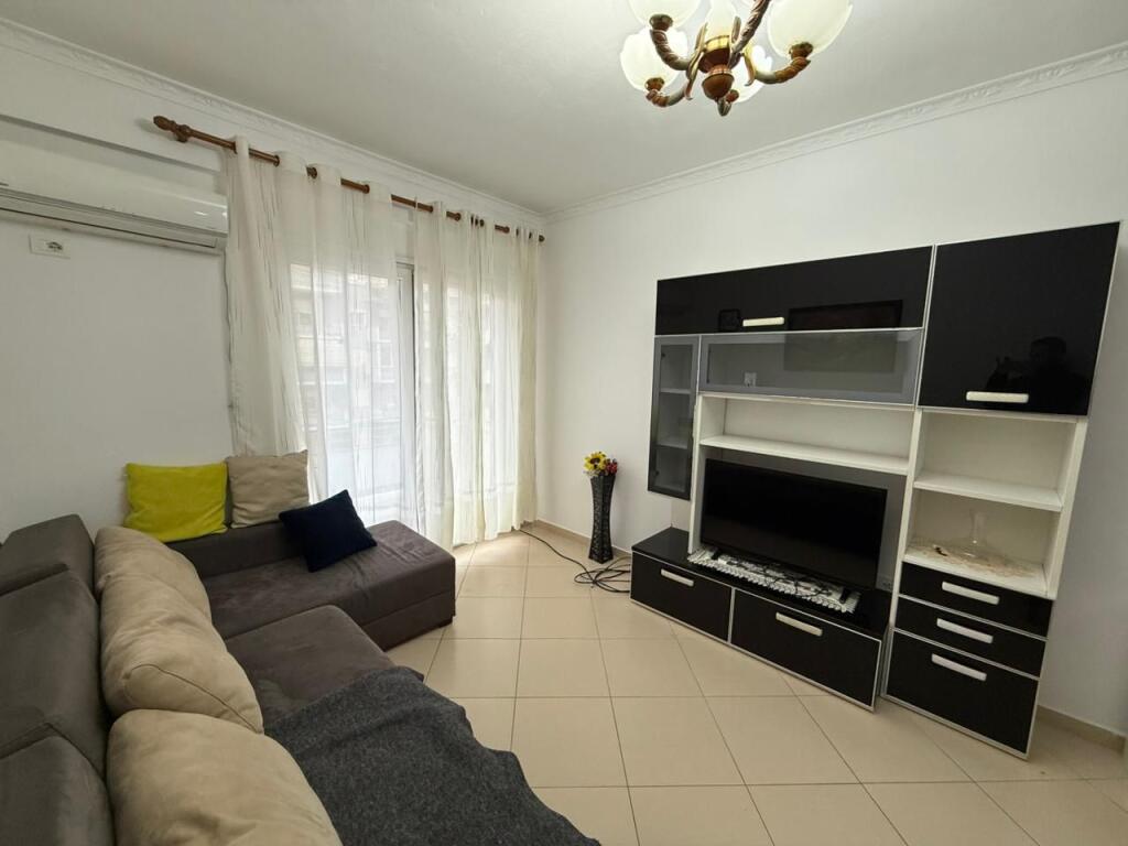 🏡 Apartment 1+1 with Balcony for Rent – Golden Park💰 45,000 lek / month