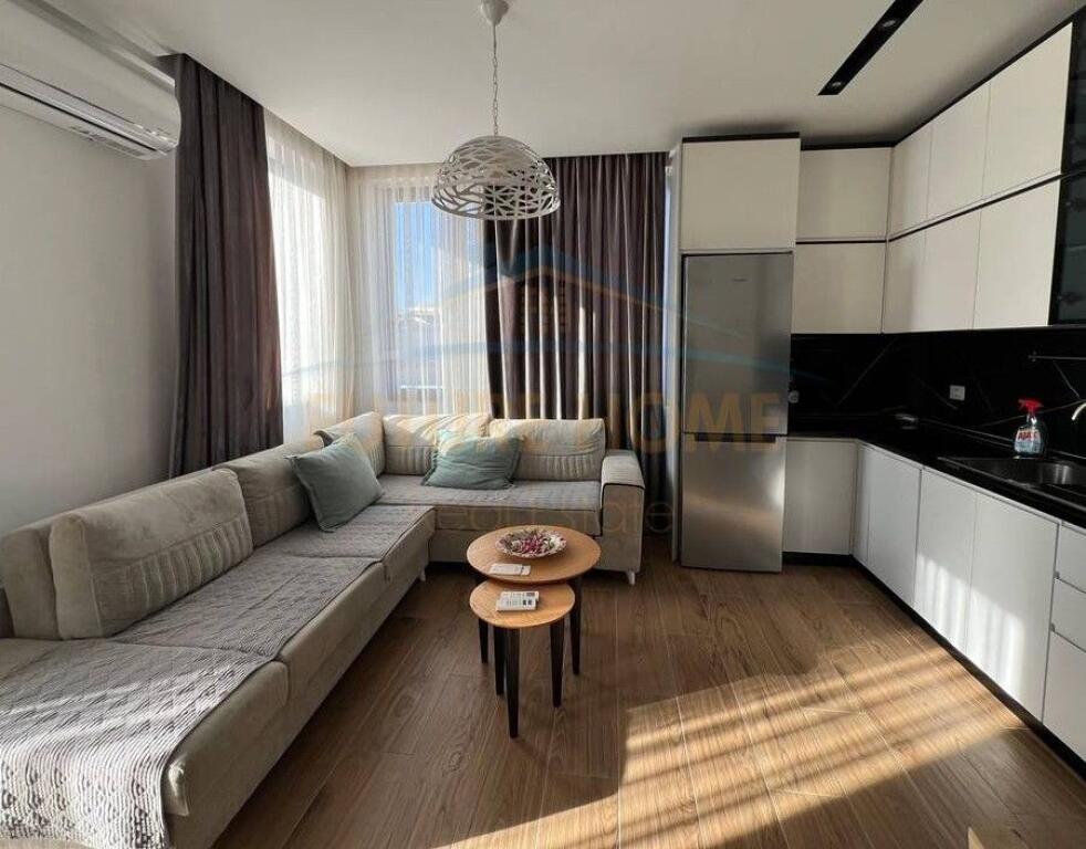 Qera, Apartament 1+1+POST PARKIMI, Rruga e Barrikadave, Tiranë.