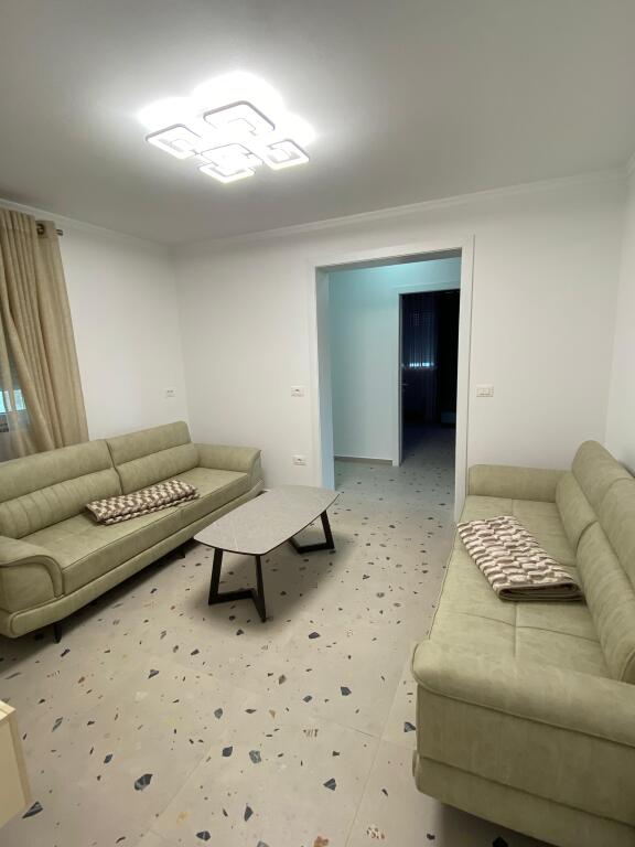 Vendesi in vendita Appartamento 3+1+2 Quartiere 17 a Durazzo